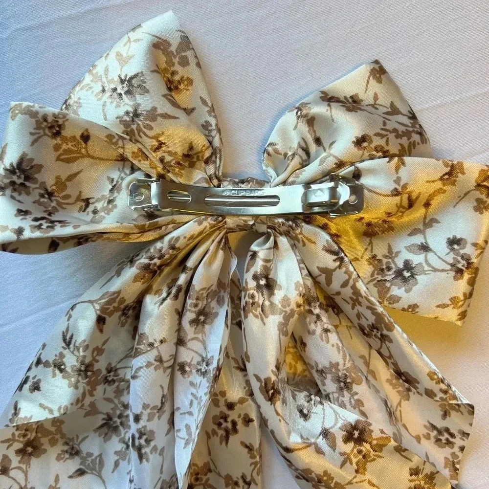 Bow Hair Clip w/ Ribbon